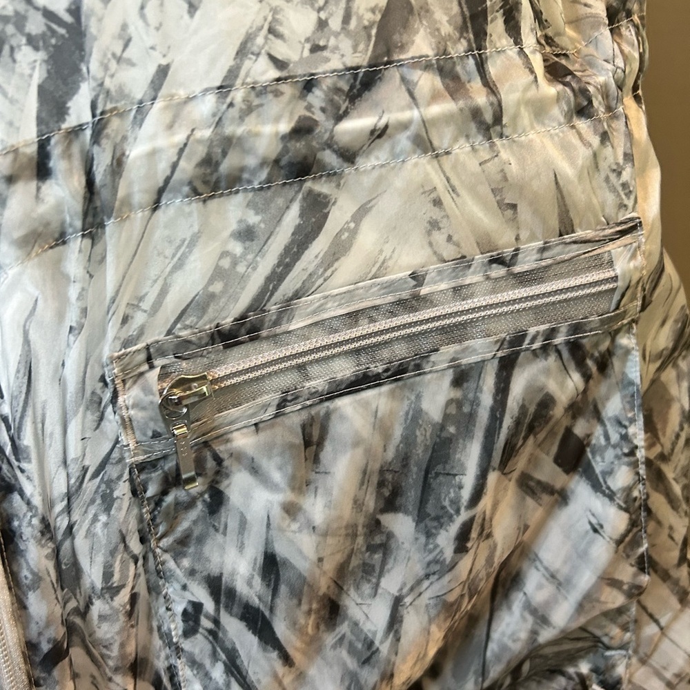 Athleta Inspire hooded vest lightweight Zip sleeveless Utility Jacket Gray Print - Picture 3 of 14
